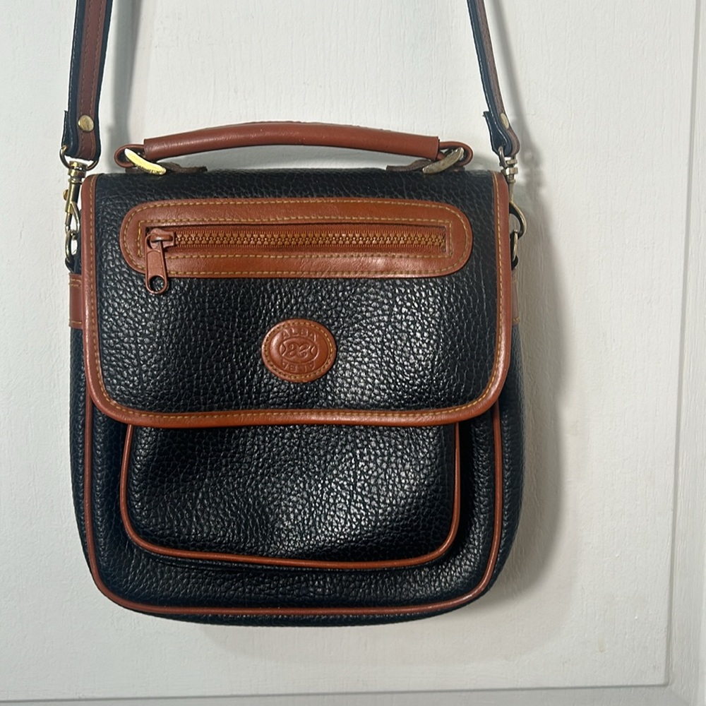 ALBA BUCKET CROSSBODY BLACK AND BROWN BAG